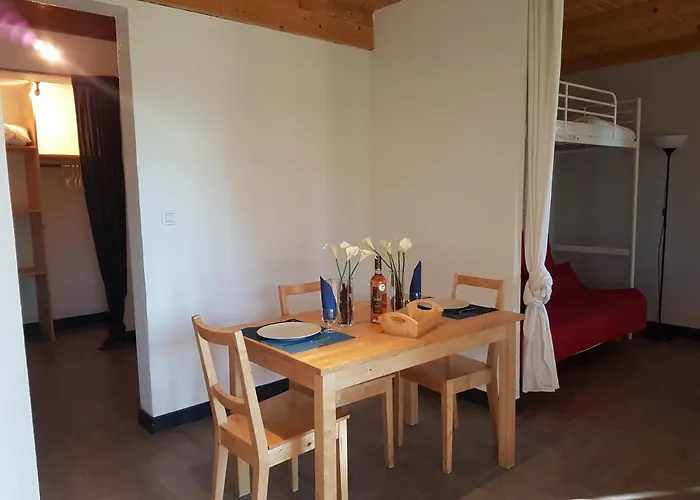 Azur Et Neige Saint-Jean (Alpes-de-Haute-Provence)